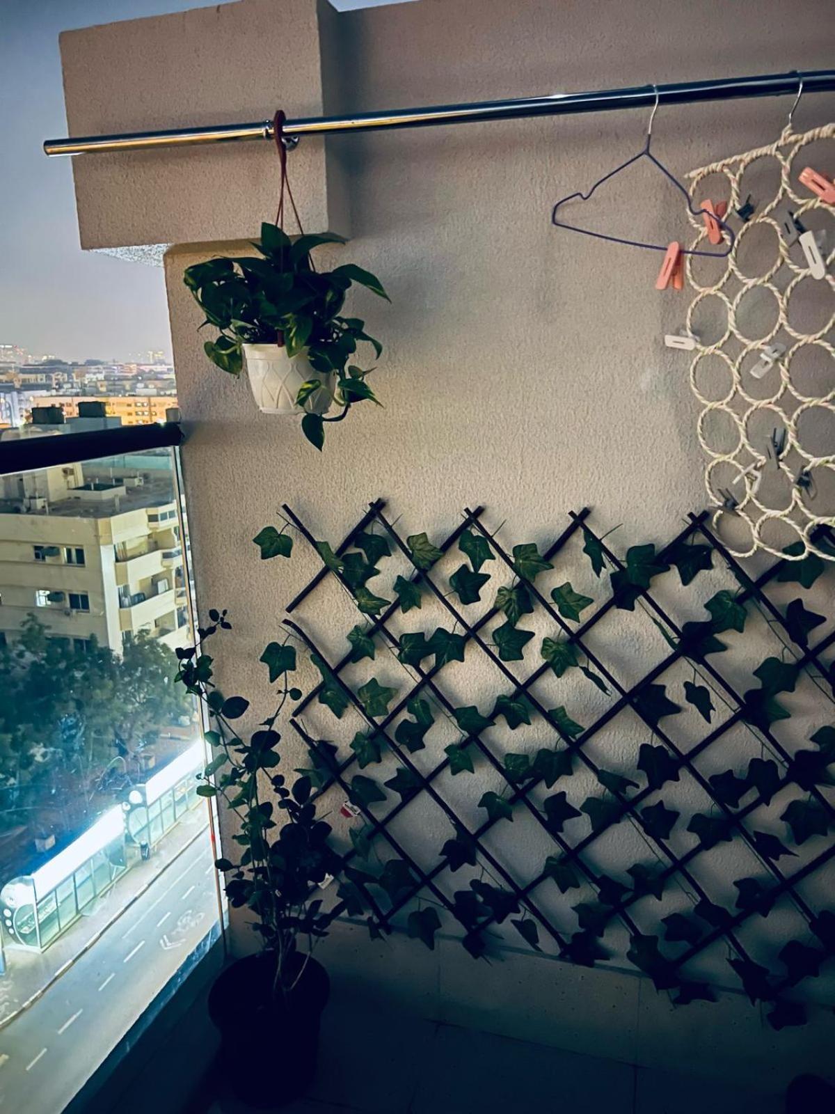 Ferienwohnung Moon Backpackers Burjman Exit 2, Family Partitions, Loft Partitions, Dubai Exterior foto