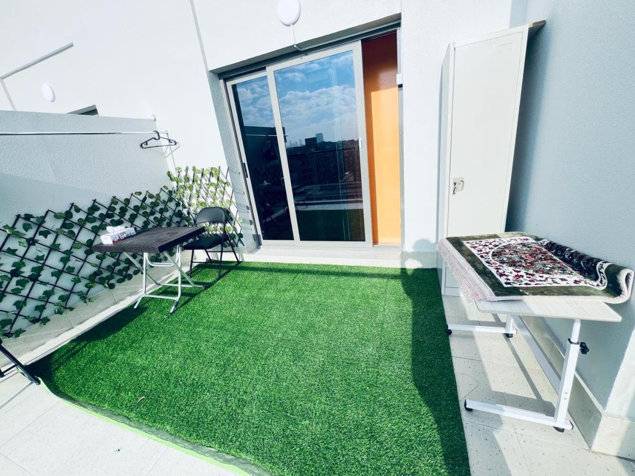 Ferienwohnung Moon Backpackers Burjman Exit 2, Family Partitions, Loft Partitions, Dubai Exterior foto